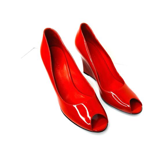 Gucci Red Patent Leather Peep Toe Wedge Sandals heels Size 9B Made in Italy - Picture 8 of 9